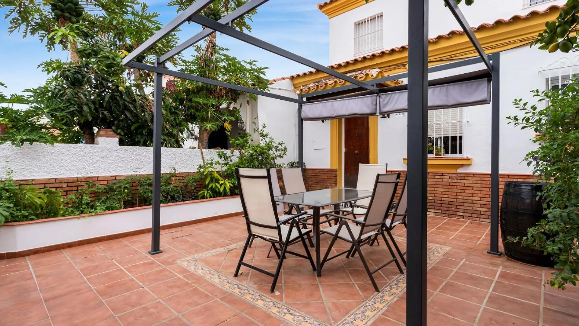 Charming 3 Bedroom House With 2 Terraces Malaga Holiday home