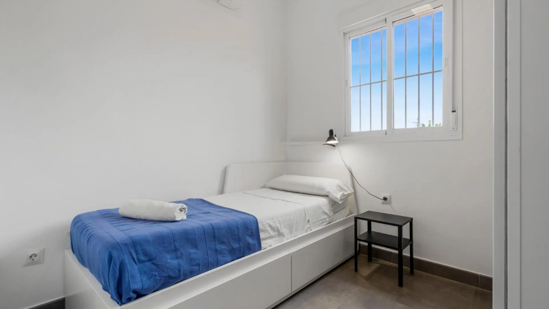 Charming 3 Bedroom House With 2 Terraces Malaga Spain